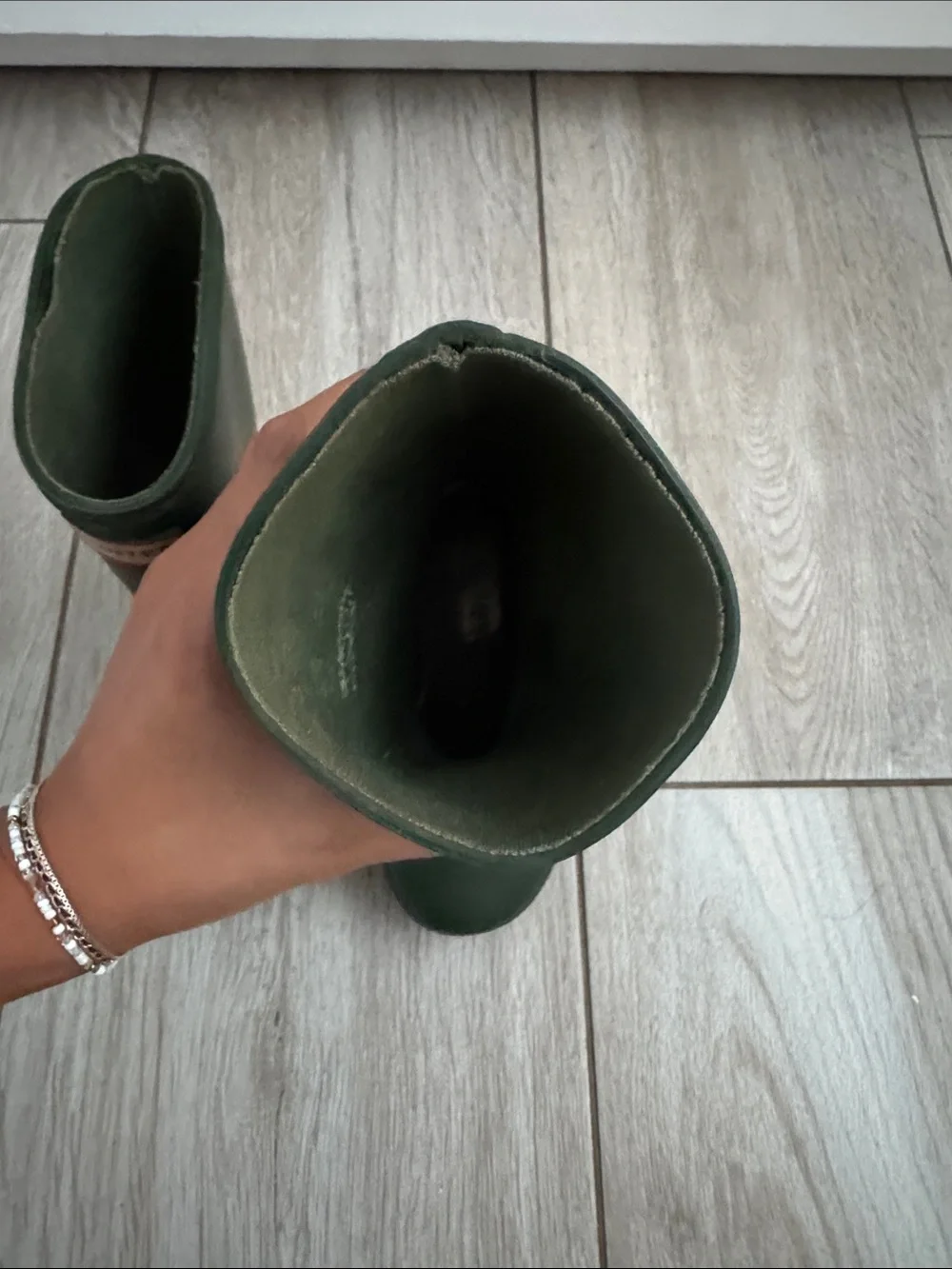 Hunter Kids Dark Green Waterproof Rain Boots- size 9